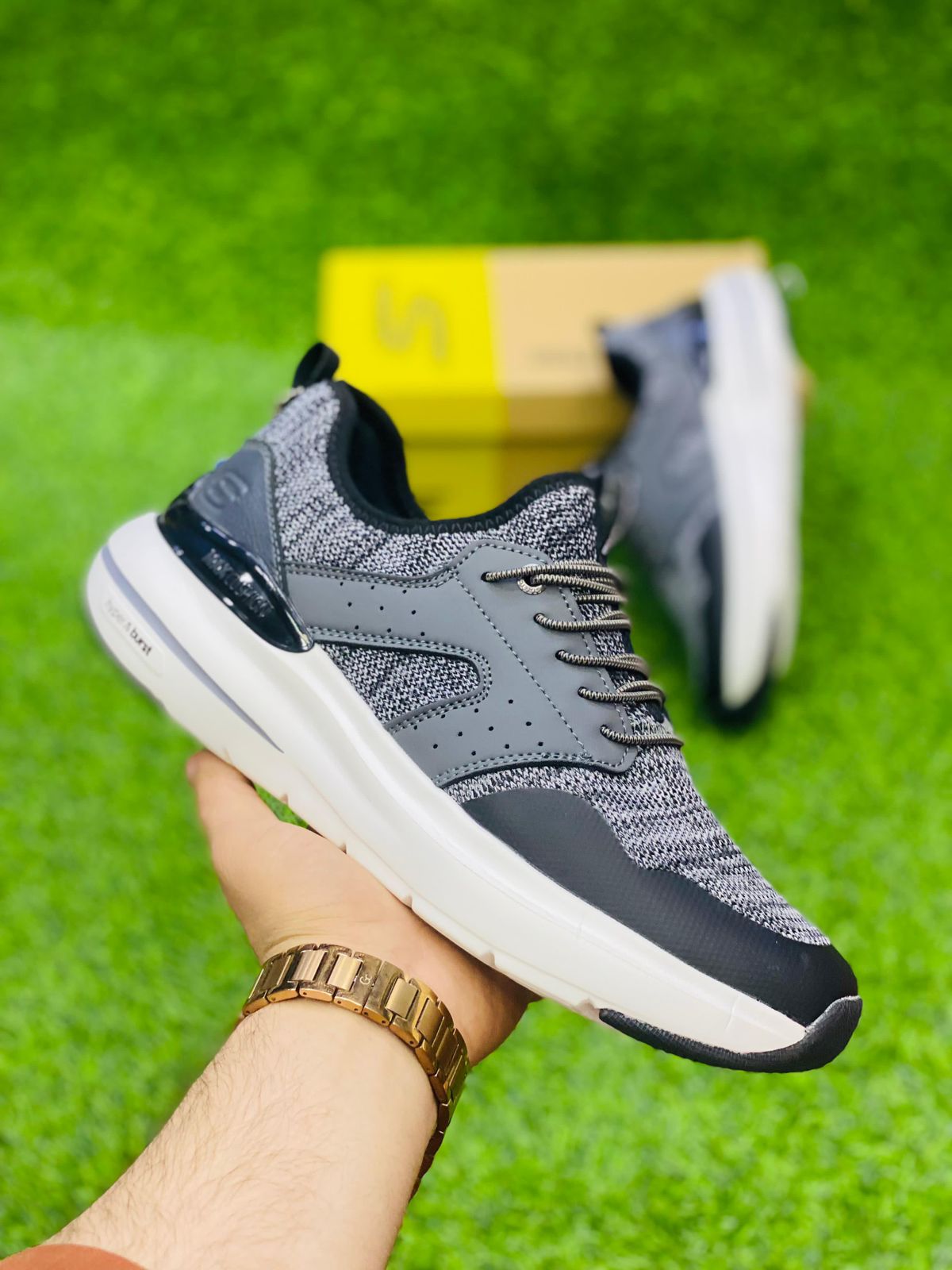 Skechers | Hyper Light Gray