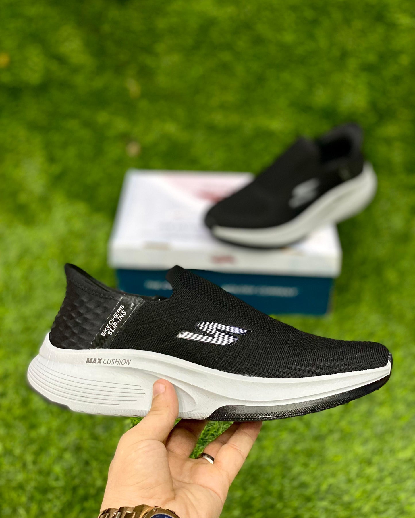 Skecher Max Cushion | Black White